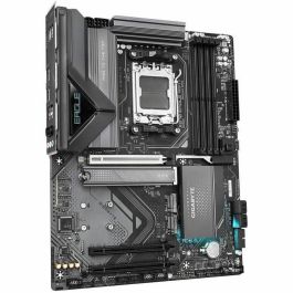 GIGABYTE X870 EAGLE WIFI7 9MX87EG7-00-10 Placa Base AMD Ryzen 9000 DDR5 8000MHz Wi-Fi 7 LAN 2.5GbE