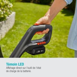 Gardena 23/18V P4A Recortadora de Césped ComfortCut 23cm, 18V 2.5Ah, Batería, Cargador y 7 Cuchillas Incluidas, Mango Telescópico