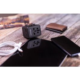 Verbatim Adaptador Universal de Viaje con 1 Puerto USB-C PD 20W y 1 Puerto USB-A Quick Charge 18W