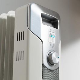 Cecotec 07800 Radiador de Aceite Eléctrico, Calefactor Eléctrico Interior Blanco 1000 W, Calienta hasta 12 m², 3 Niveles de Potencia, Sistema EasyGo Precio: 57.49999981. SKU: B1682CZ9G8