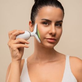 Masajeador Facial Eléctrico Reafirmante para Cara y Cuello con LED, EMS y Calor Selora InnovaGoods Masajeador Facial Eléctrico Reafirmante para Cara y Cuello con LED, EMS y Calor Selora InnovaGoods Precio: 26.8899994. SKU: B14PDS2RD3