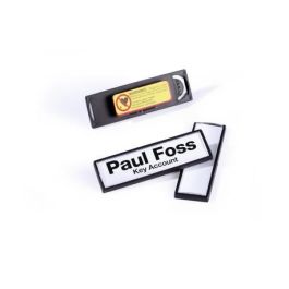 Durable 8132-01 Caja de 25 Portanombres Clip Card con Imán Negro 17x67mm Precio: 87.5000005. SKU: B1K69KZT67