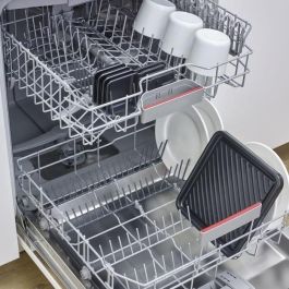 Severin RG2360 Parrilla Raclette Compacta para 4 Personas - Plato 24x24cm - Incluye 4 Cacerolas y Espátulas - Negro