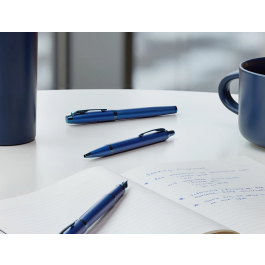 Roller Parker Im Monochrome Azul