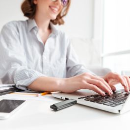 Adata UE800 USB-C 3.2 1TB Unidad Flash Plata 1000 MB/s