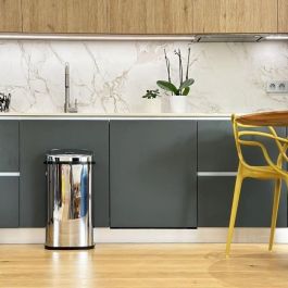 Papelera de cocina automática - LARGO - KITCHEN MOVE - 42 L - Acero inoxidable con flejes Papelera de cocina automática - LARGO - KITCHEN MOVE - 42 L - Acero inoxidable con flejes