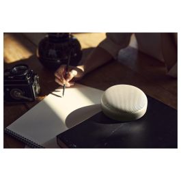 Bang & Olufsen Beosound A1 2.ª Generación Altavoz Bluetooth Inalámbrico, Gris Mist, IP67 Resistente, Alexa Integrada, 48h Autonomía, USB-C, Sonido 2 Vías