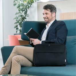 Dicota BASE XX Maletín para Portátiles 13-14.1", Acolchado, Poliéster Negro, con Bolsillo Frontal y Correa Hombro Ajustable
