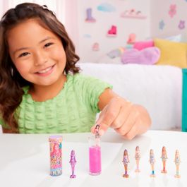 Barbie Jcr08 Mini Muñecas Barbieland Color Reveal Std. Muñeca de 3,8 cm que se dobla con base en forma de corazón