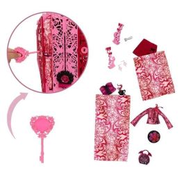 Muñeca monster high draculaura con armario. incluye ropa y accesorios. Muñeca monster high draculaura con armario. incluye ropa y accesorios.