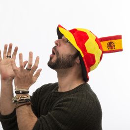 Gorro Balón de Fútbol con Bandera de España en Relieve Th3 Party Precio: 1.88999943. SKU: H2500136