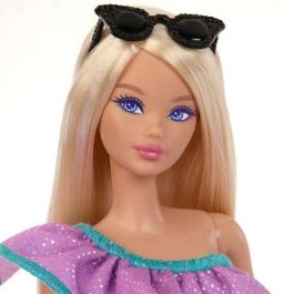 Muñeca barbie fashionista con 3 modas noche. Muñeca barbie fashionista con 3 modas noche.