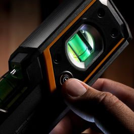 Toughbuilt Nivel magnético tubular burbuja iluminada LED 23cm, precisión fresado, imanes neodimio, referencia Tb-h2-l-m23-lh-m