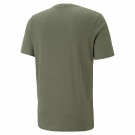 Camiseta de Manga Corta Hombre Puma Ess Tape Camo Moss S Verde Oliva Camiseta de Manga Corta Hombre Puma Ess Tape Camo Moss S Verde Oliva