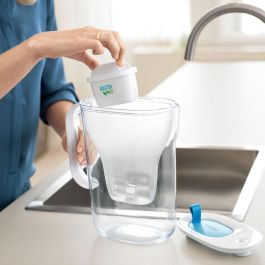 Brita Filtro de agua de mesa Style eco azul, incluye 1 filtro