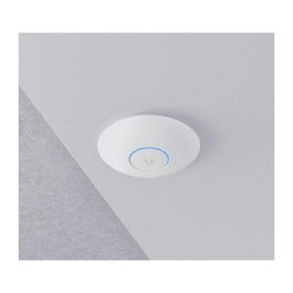 Ubiquiti Punto de Acceso UniFi U7-PRO WiFi 7 para Montaje en Techo, 6 Transmisiones Espaciales, 6 GHz