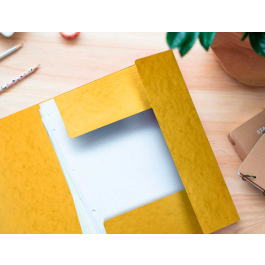 Q-connect Carpeta KF02166 Cartón Símil-Prespán con Gomas y Solapas, 320x243 mm, Amarilla, Formato A4