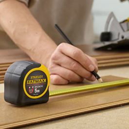 Stanley Fatmax STA3253560338640 Cinta Métrica con Gancho, 5 m x 32 mm, Recubrimiento Mylar, Resistente a la Abrasión