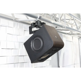 IsoAcoust V120 Soporte En C para Montaje de Altavoces Profesionales con Inclinación Ajustable