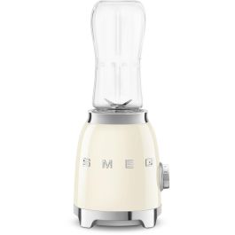 Smeg PBF01CREU Batidora de vaso de acero inoxidable, 0,6 L, 300 W, color crema con botella para llevar Precio: 152.69000043. SKU: B15K62T56Z