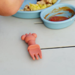 Thermobaby Set de 2 Cubiertos de Silicona AAAIA11506 - Juego de Cubiertos Minnie