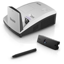 BenQ MH856UST+ Proyector 3500 Lúmenes Full HD Tiro Ultra Corto 0.33 con Soporte