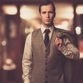 Hairgum Pomada STRONG Hair Styling Fijación Extrema para Peinado Definido y con Estilo 40 gr