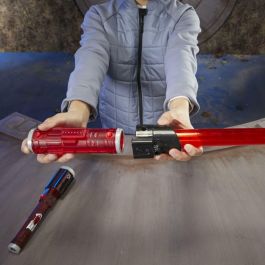 Hasbro HAS5010996202352 Sable de luz electrónico Darth Vader, Star Wars Lightsaber Forge Kyber Core, Juguete niños 4 años
