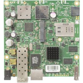 MikroTik 720Mhz CPU, 128MB RAM, 1xGigabit Ethernet, 1xSFP cage, 1xminiPCI-e, 1xSIM, onboard 802.11ac Two Chain 5Ghz wireless, RouterOS L4 Precio: 129.49999953. SKU: B17ZMJZECV