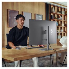 HP OmniStudio X All-in-One 32-c0073ng (Plata) Windows 11 Home 64-Bit