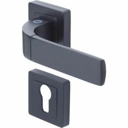 YALE YPP7-B-PE Tirador de puerta cuadrado negro Modelo Bologna para cilindro europeo Precio: 40.49999954. SKU: B192FF28DL