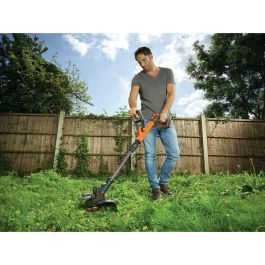 Black+Decker STC1820EPC Cortadora Inalámbrica 18V Litio 2Ah - Recortadora de Jardín 28cm Corte, 2 Velocidades Eco-Turbo, Cabezal Giratorio