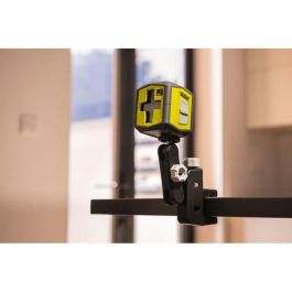Ryobi RBCLLR1 Láser de línea cruzada roja Alcance 10m, Precisión ±0,5 mm, Incluye Pinza y 2 Pilas Ryobi RBCLLR1 Láser de línea cruzada roja Alcance 10m, Precisión ±0,5 mm, Incluye Pinza y 2 Pilas