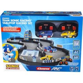 Carrera Pista de Carreras Team Sonic Racing con 2 Coches Radio Control Escala 1:43, 2,4 GHz, Edad 6+ años, Pilas Incluidas