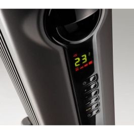 Radiador en baño de aceite RADIA DELONGHI - 1500W - 3 etapas de calentamiento - Tecnología Real Energy - Pantalla digital - Batería Radiador en baño de aceite RADIA DELONGHI - 1500W - 3 etapas de calentamiento - Tecnología Real Energy - Pantalla digital - Batería