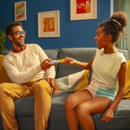 Megableu Relé de 5 Segundos - Juego de Mesa Electrónico para Familias y Amigos