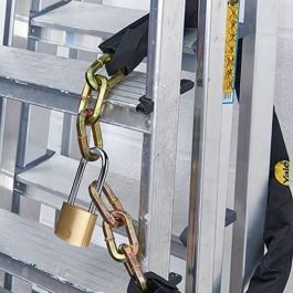 Yale Candado Y110B/40/152/1, Candado de Latón con Arco Largo de Acero Cementado y 3 Llaves