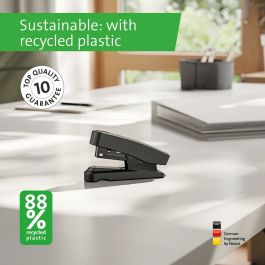 Novus Grapadora B10Fc Profesional Flat-Clinch, Incluye 200 Grapas No.10, Negro Novus Grapadora B10Fc Profesional Flat-Clinch, Incluye 200 Grapas No.10, Negro