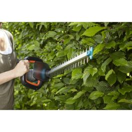 Gardena ComfortCut 60/18V P4A Cortasetos a batería 18V con batería y cargador, longitud de corte 60 cm, corte máximo 20 mm Gardena ComfortCut 60/18V P4A Cortasetos a batería 18V con batería y cargador, longitud de corte 60 cm, corte máximo 20 mm