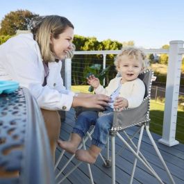 Bright Starts BRI0074451998810 Trona para Comidas de Bebé, Plegable, Portátil, Ligera, Fácil de Limpiar, Bolsa de Transporte Incluida