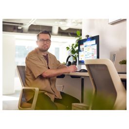 HP Voyager Surround 85 UC Auriculares Bluetooth USB-C/A Negros con Base de Carga para Llamadas y Música