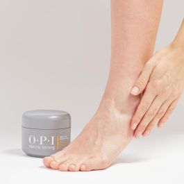 OPI Exfoliante NATURE STRONG SKINCARE para Manos y Pies 250 ml - Suaviza, Nutre, 95.2% Origen Natural, Vegano