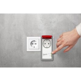 AVM DECT 210 IP44 - Enchufe Inteligente Exterior/Interior con Medición de Consumo Eléctrico, Inalámbrico, Blanco