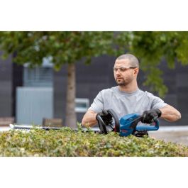 Bosch GHE 18V-60 Cortasetos Inalámbrico con Motor sin Escobillas, Capacidad de Corte 20 mm, Sistema Antibloqueo Bosch GHE 18V-60 Cortasetos Inalámbrico con Motor sin Escobillas, Capacidad de Corte 20 mm, Sistema Antibloqueo