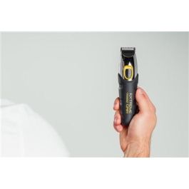 Wahl 09893-0440 Cortabarbas Extreme Grip - Batería de Litio, 12 Peines Guía, Corte de 0.5 a 9 mm
