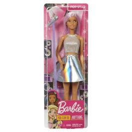 Barbie JCW42 Muñeca Estrella del Pop con Atuendo Brillante, Pelo Rosa Largo y Micrófono para Niños +3 Años Barbie JCW42 Muñeca Estrella del Pop con Atuendo Brillante, Pelo Rosa Largo y Micrófono para Niños +3 Años