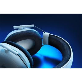 Razer BlackShark V2 Pro Auriculares Gaming Inalámbricos para PlayStation 5 - 2.4 GHz, Bluetooth, 70h Batería, Blanco