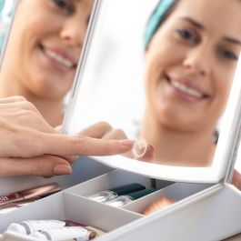Espejo LED Plegable con Organizador de Maquillaje 3 en 1 Panomir InnovaGoods Espejo LED Plegable con Organizador de Maquillaje 3 en 1 Panomir InnovaGoods