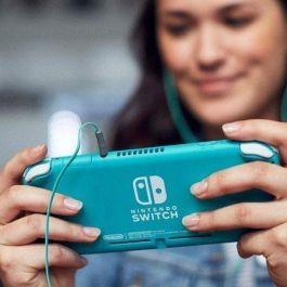 Nintendo SWLITE AT Switch Lite Consola de Juego Portátil Compacta y Ligera Azul Turquesa con Pantalla 5.5" HD y 32GB de Almacenamiento