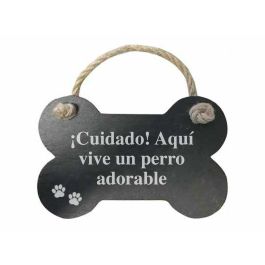 Decoración Colgante Magnet & Steel Cuidado aquí vive un perro adorable Hueso Pizarra Cuerda Precio: 13.6900005. SKU: B1KDJWMYD9